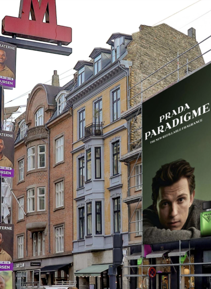 Stilladsbanner ved Marmorkirkens Metro - Prada reklame på stillads ved Store Kongensgade